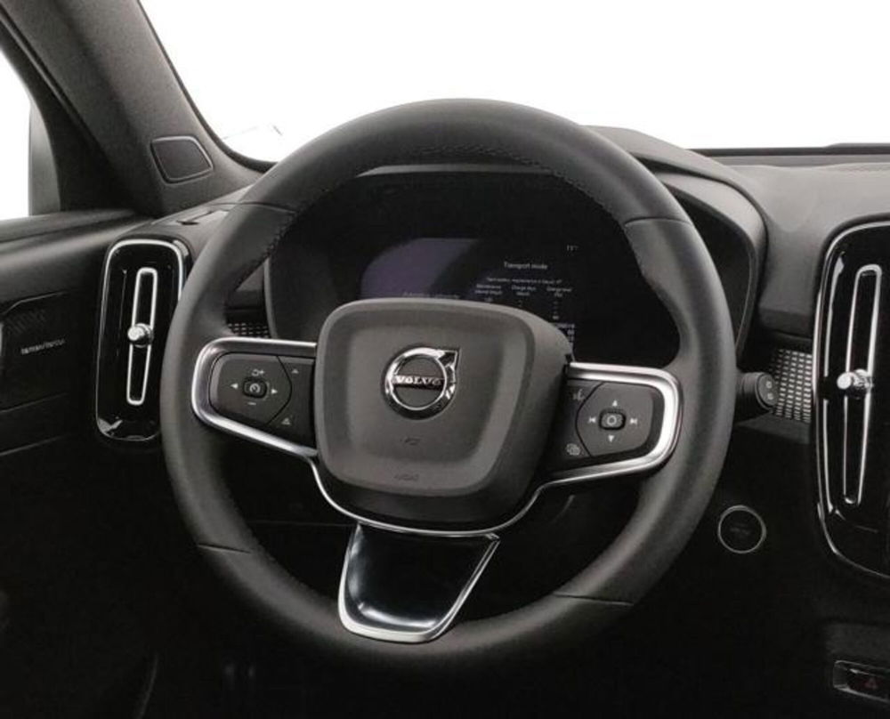 Volvo XC40 nuova a Modena (13)