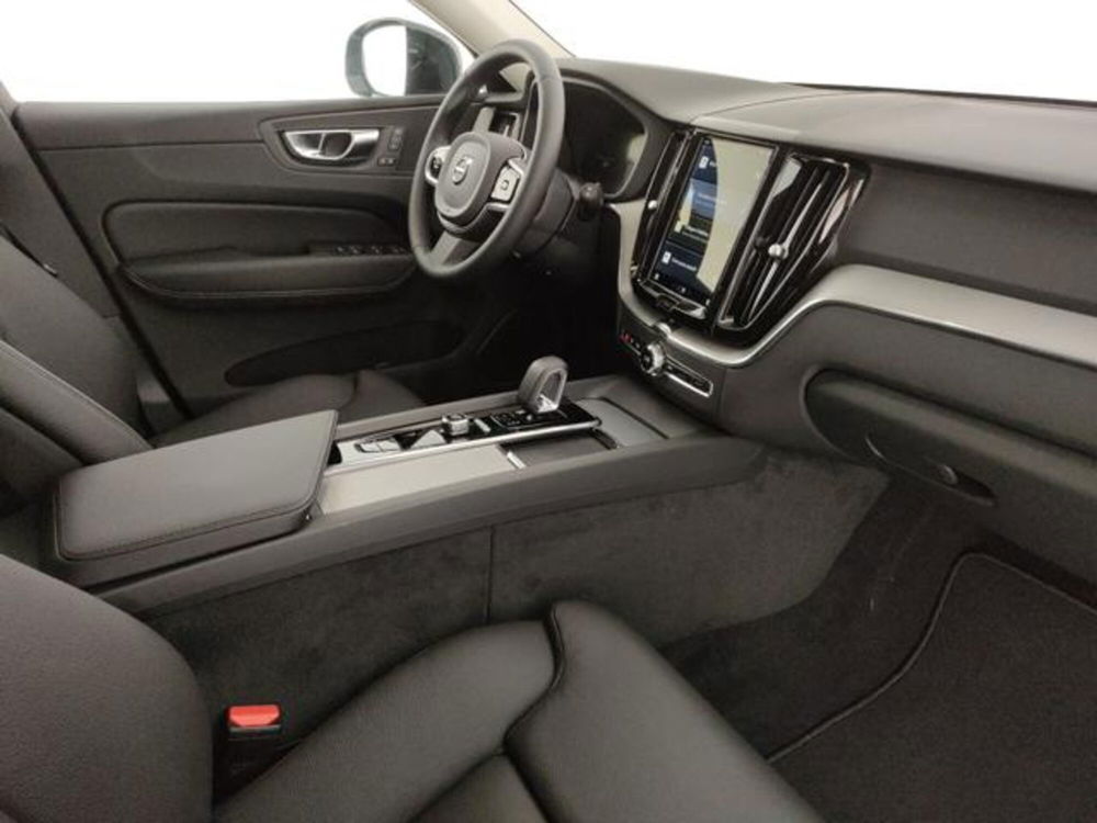 Volvo XC60 nuova a Modena (11)