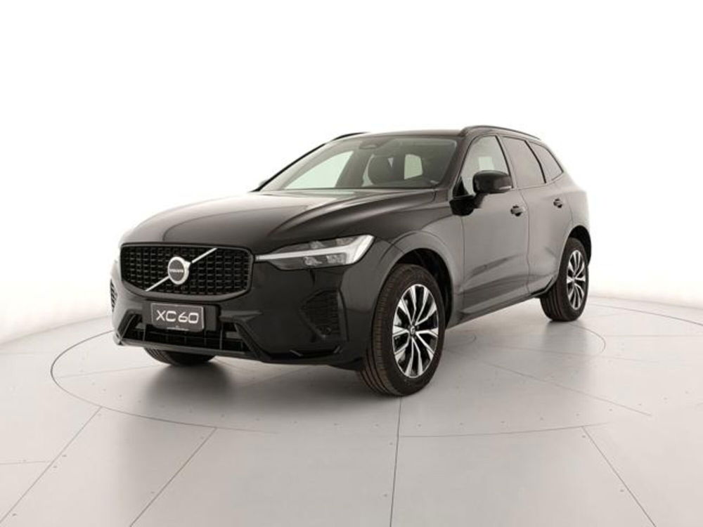 Volvo XC60 nuova a Modena (2)