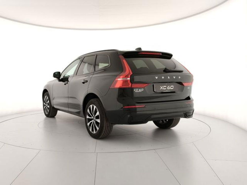 Volvo XC60 nuova a Modena (3)