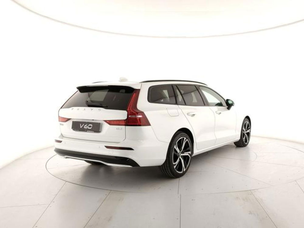 Volvo V60 nuova a Modena (5)