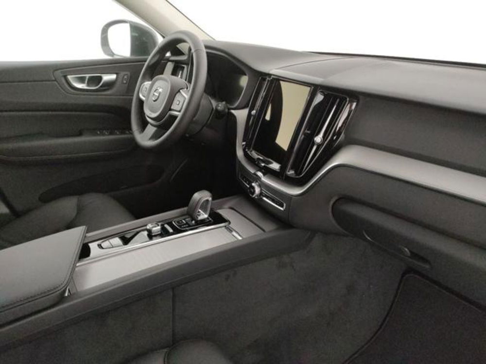 Volvo XC60 nuova a Modena (11)