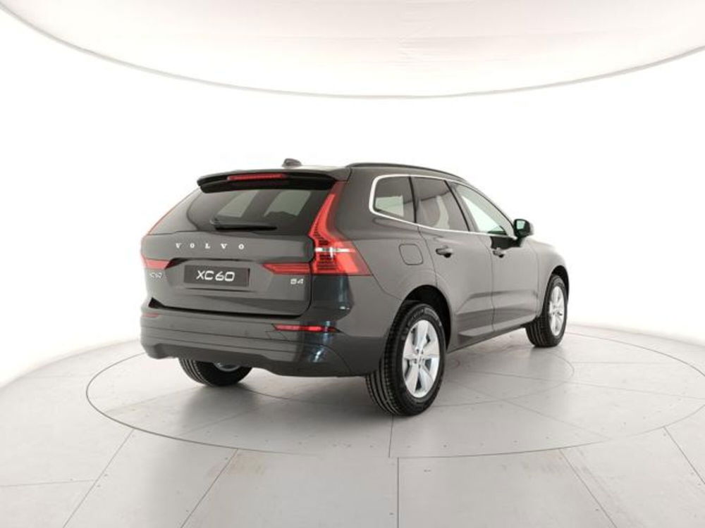 Volvo XC60 nuova a Modena (5)