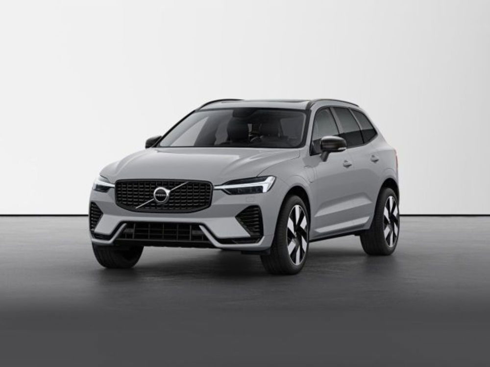 Volvo XC60 nuova a Modena (2)