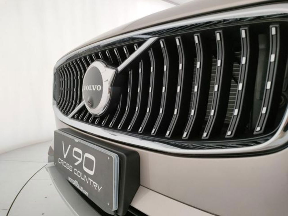 Volvo V90 Cross Country nuova a Modena (17)