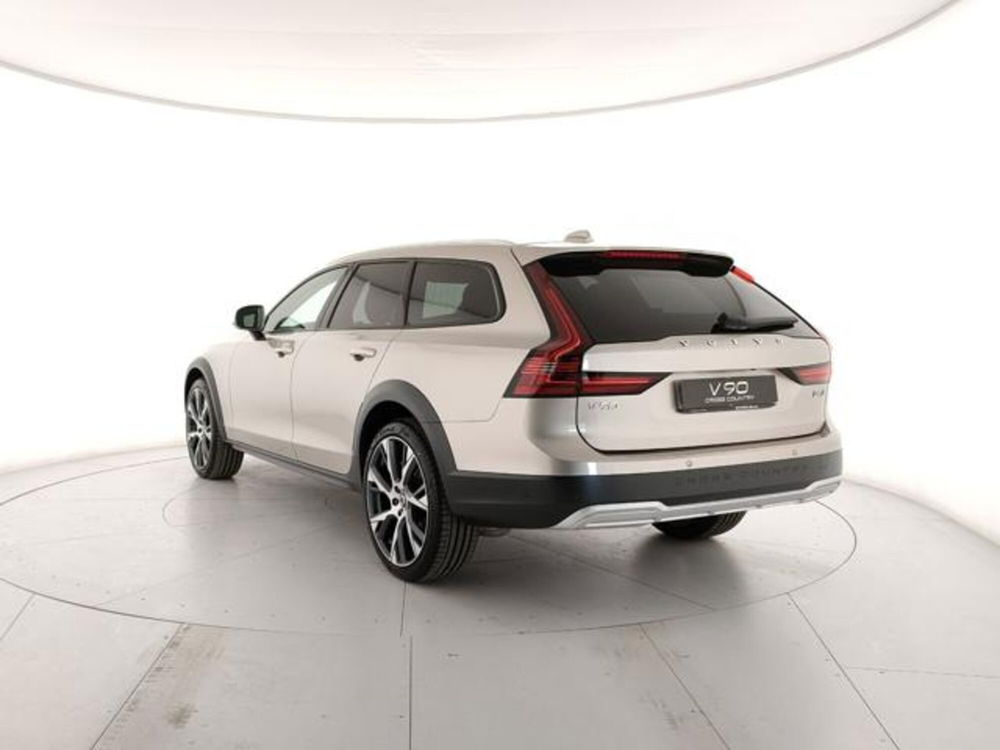 Volvo V90 Cross Country nuova a Modena (3)