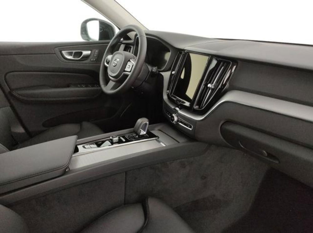 Volvo XC60 nuova a Modena (11)