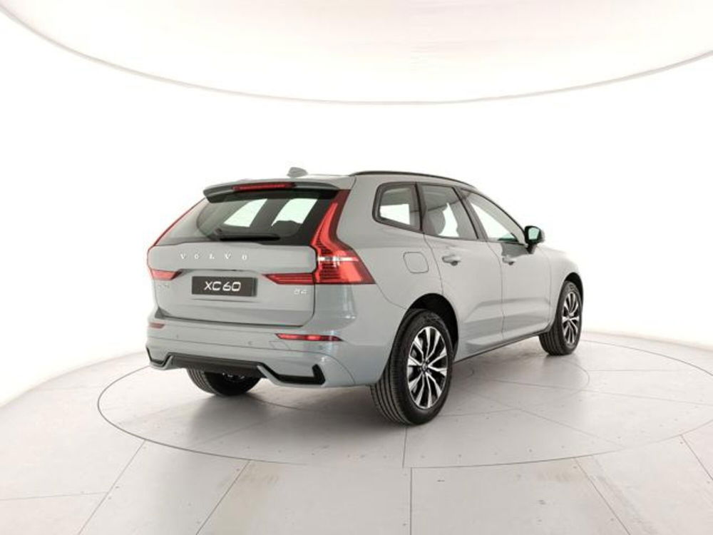 Volvo XC60 nuova a Modena (5)