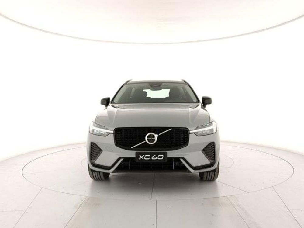 Volvo XC60 nuova a Modena (7)