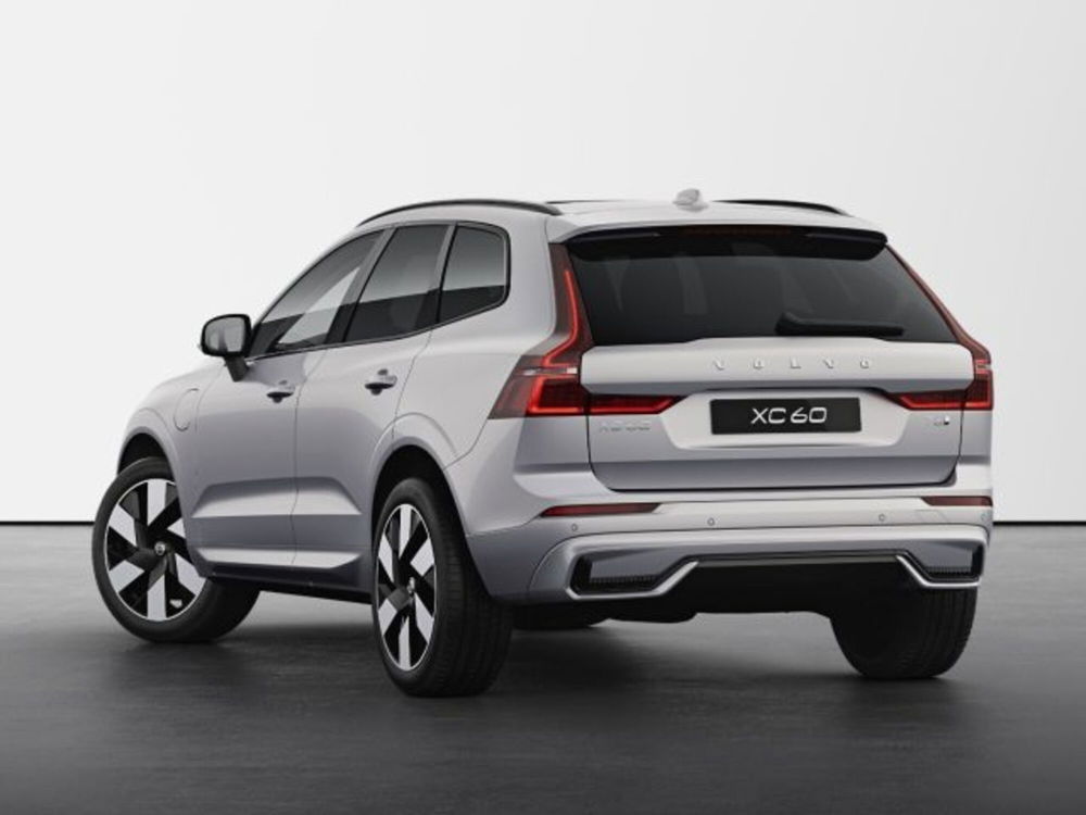 Volvo XC60 nuova a Modena (4)