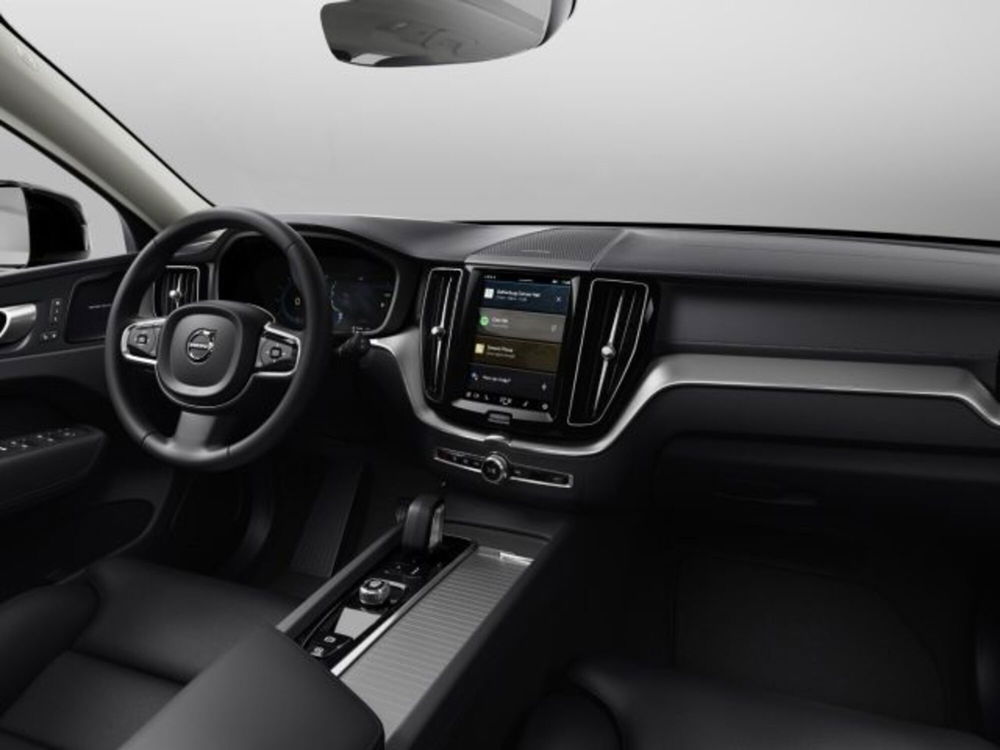 Volvo XC60 nuova a Modena (8)