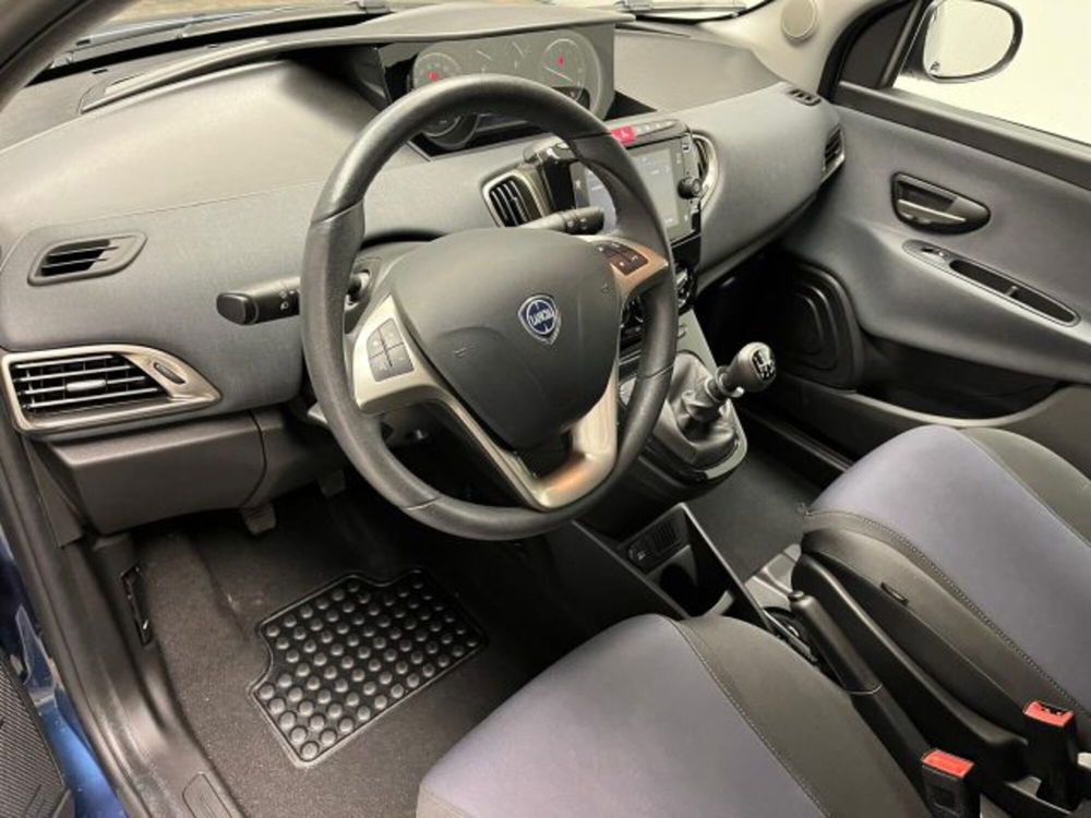 Lancia Ypsilon usata a Biella (13)