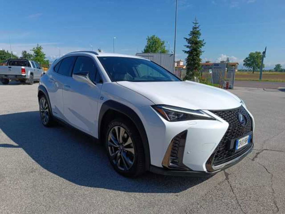 Lexus UX usata a Vicenza (11)