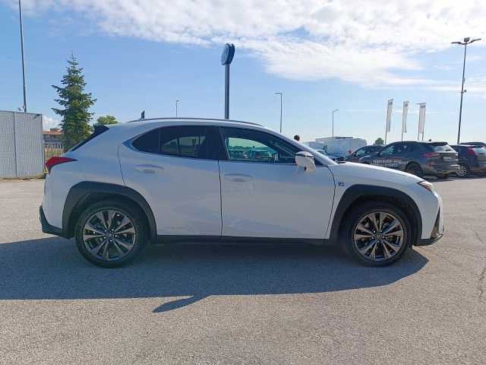 Lexus UX usata a Vicenza (12)