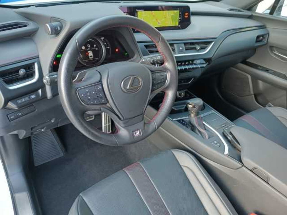 Lexus UX usata a Vicenza (8)