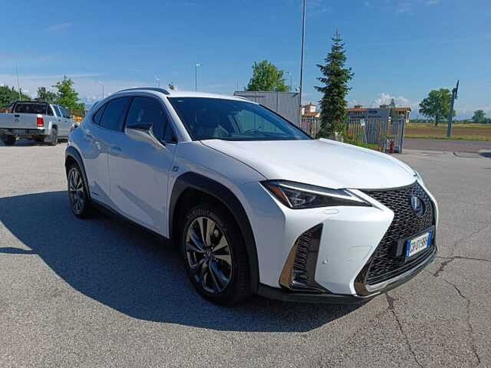 Lexus UX usata a Vicenza (11)