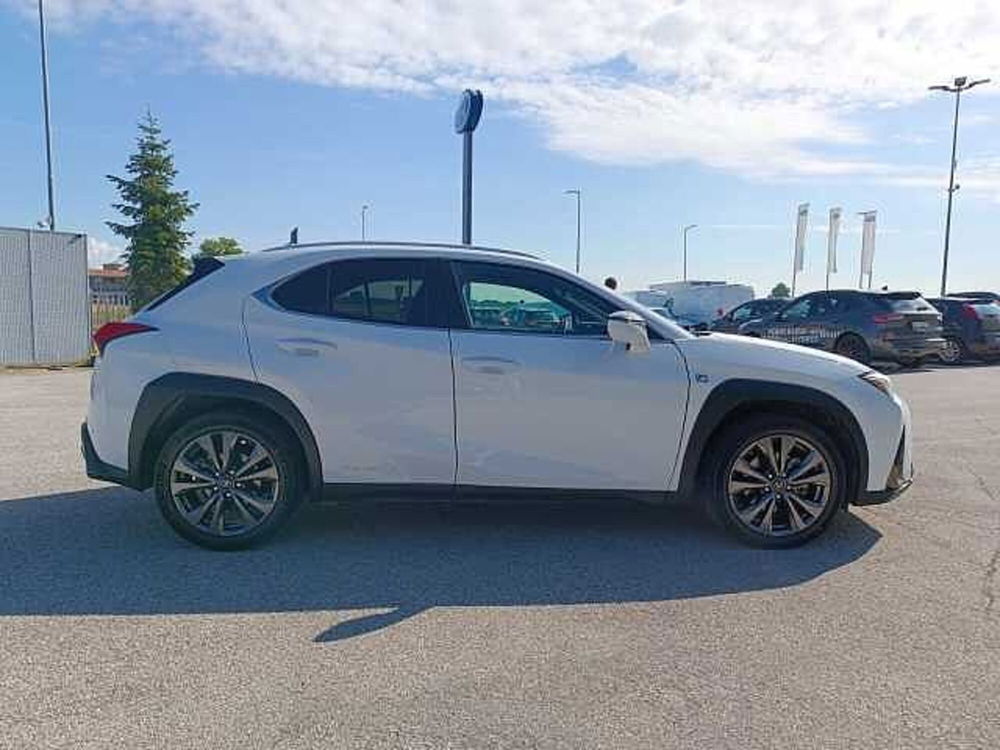 Lexus UX usata a Vicenza (12)