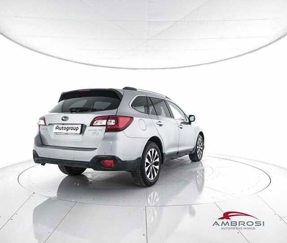 Subaru Outback 2.0d Lineartronic Unlimited del 2016 usata a Corciano (3)