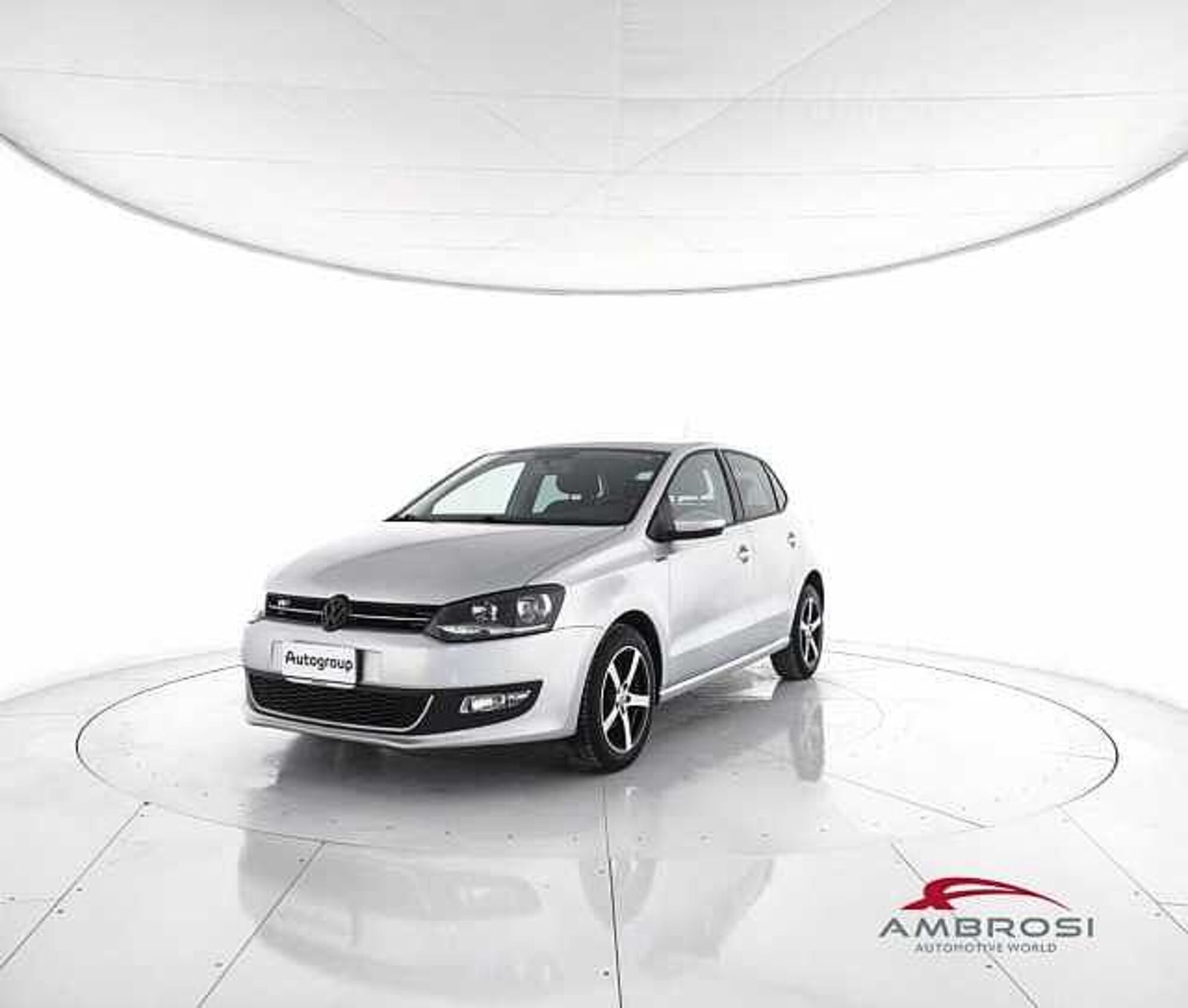 Volkswagen Polo 1.4 DSG 5 porte Highline  del 2013 usata a Viterbo