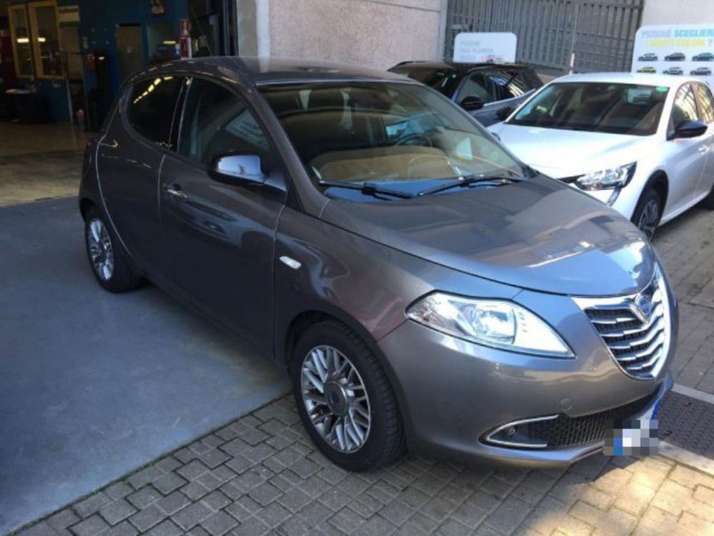 Lancia Ypsilon usata a Genova (2)