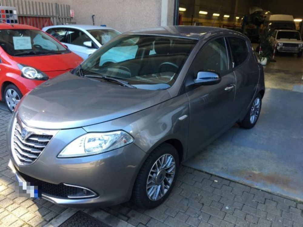 Lancia Ypsilon usata a Genova (3)