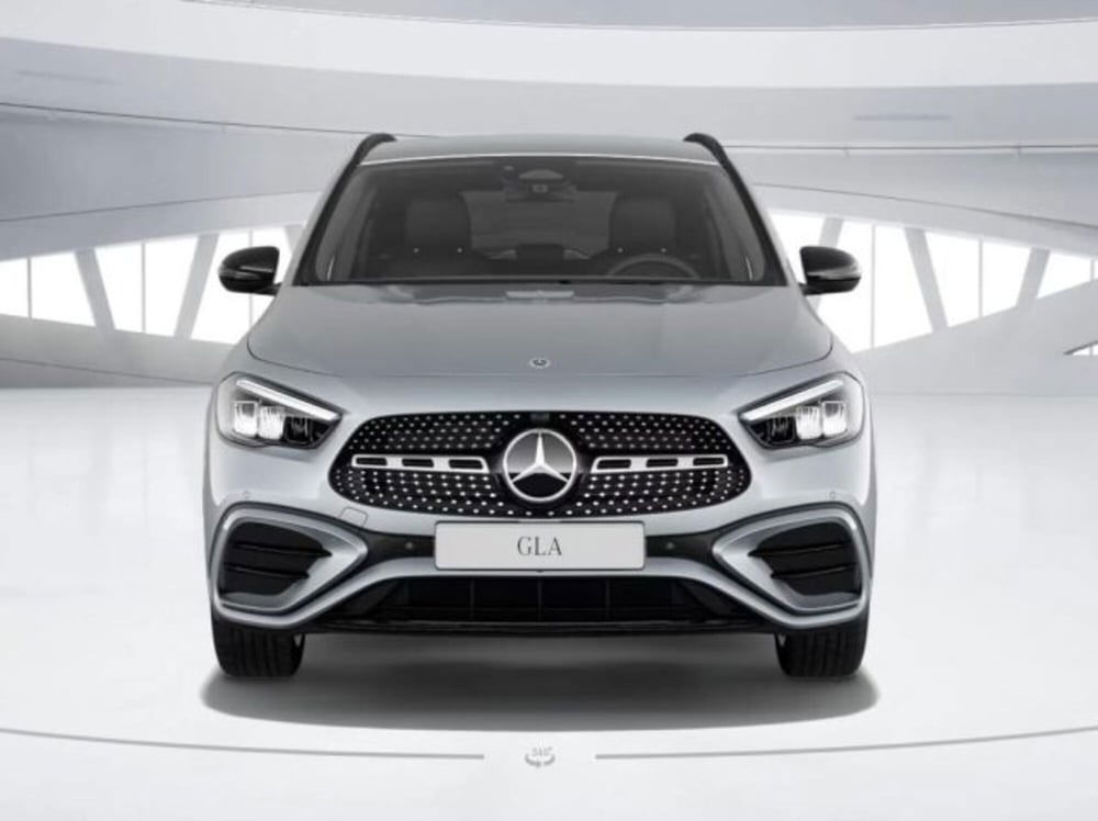 Mercedes-Benz GLA SUV nuova a Verona (3)