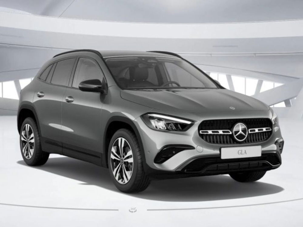 Mercedes-Benz GLA SUV nuova a Verona