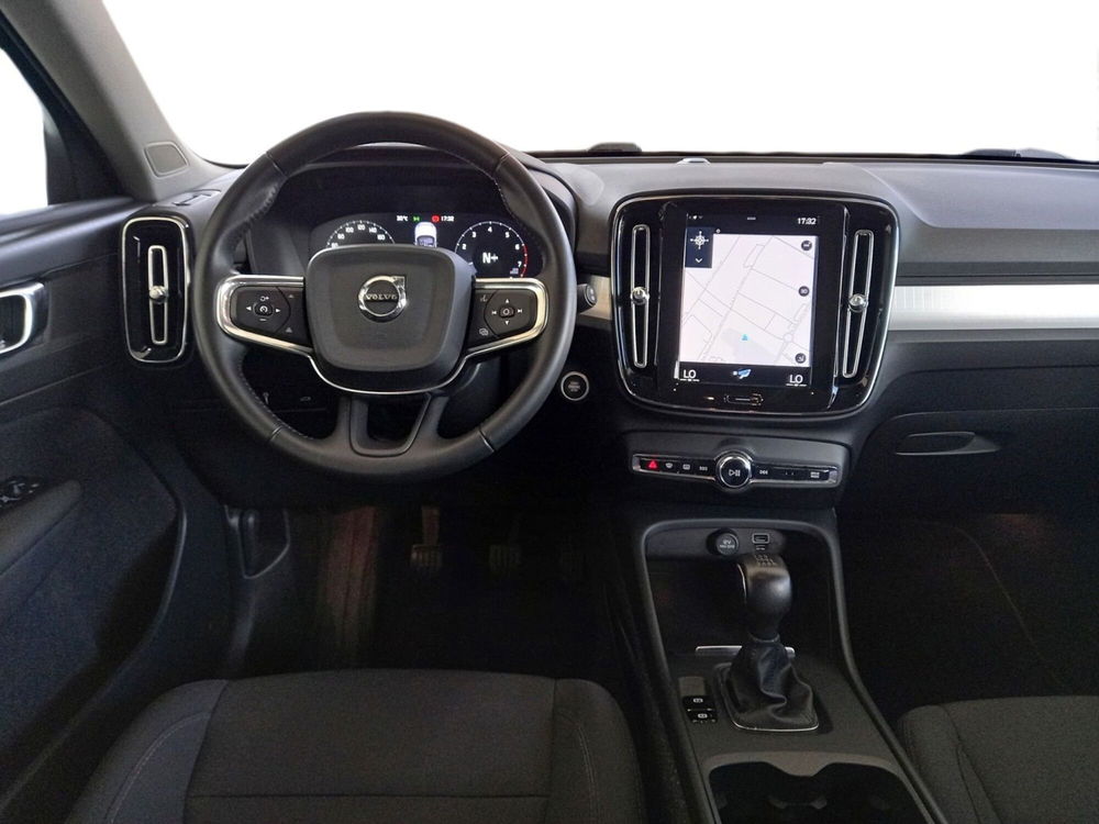 Volvo XC40 usata a Bari (8)