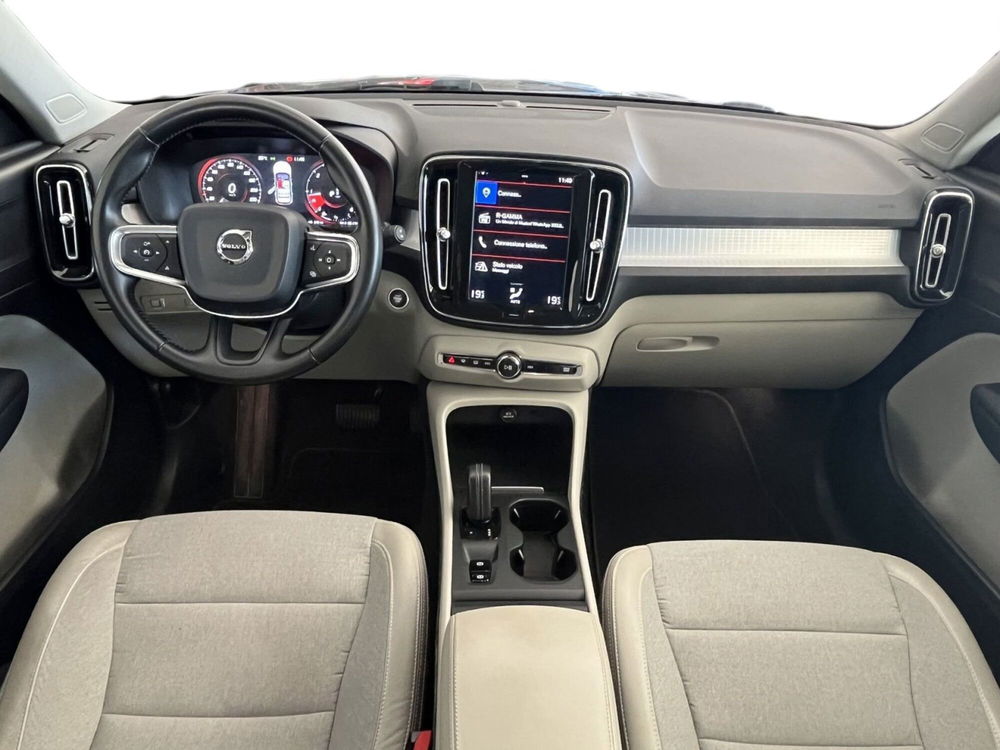 Volvo XC40 usata a Bari (8)