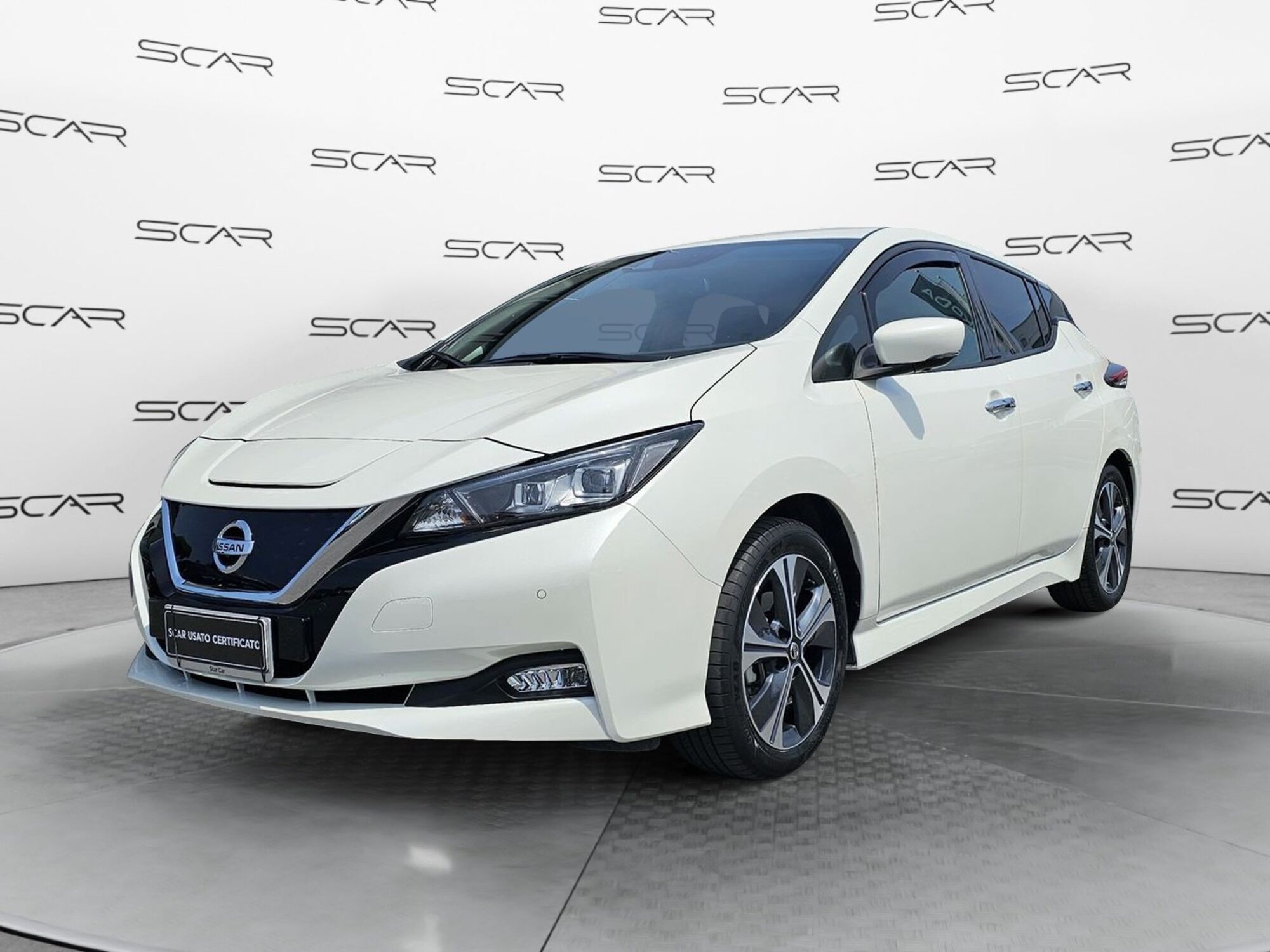 Nissan Leaf N-Connecta 40 kWh  del 2021 usata a Livorno