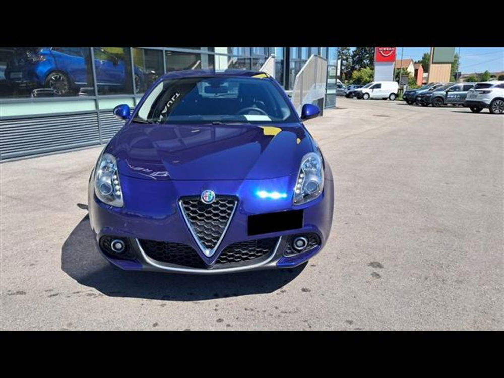 Alfa Romeo Giulietta 1.6 JTDm Sport 120cv tct my19 del 2020 usata a Asti (2)