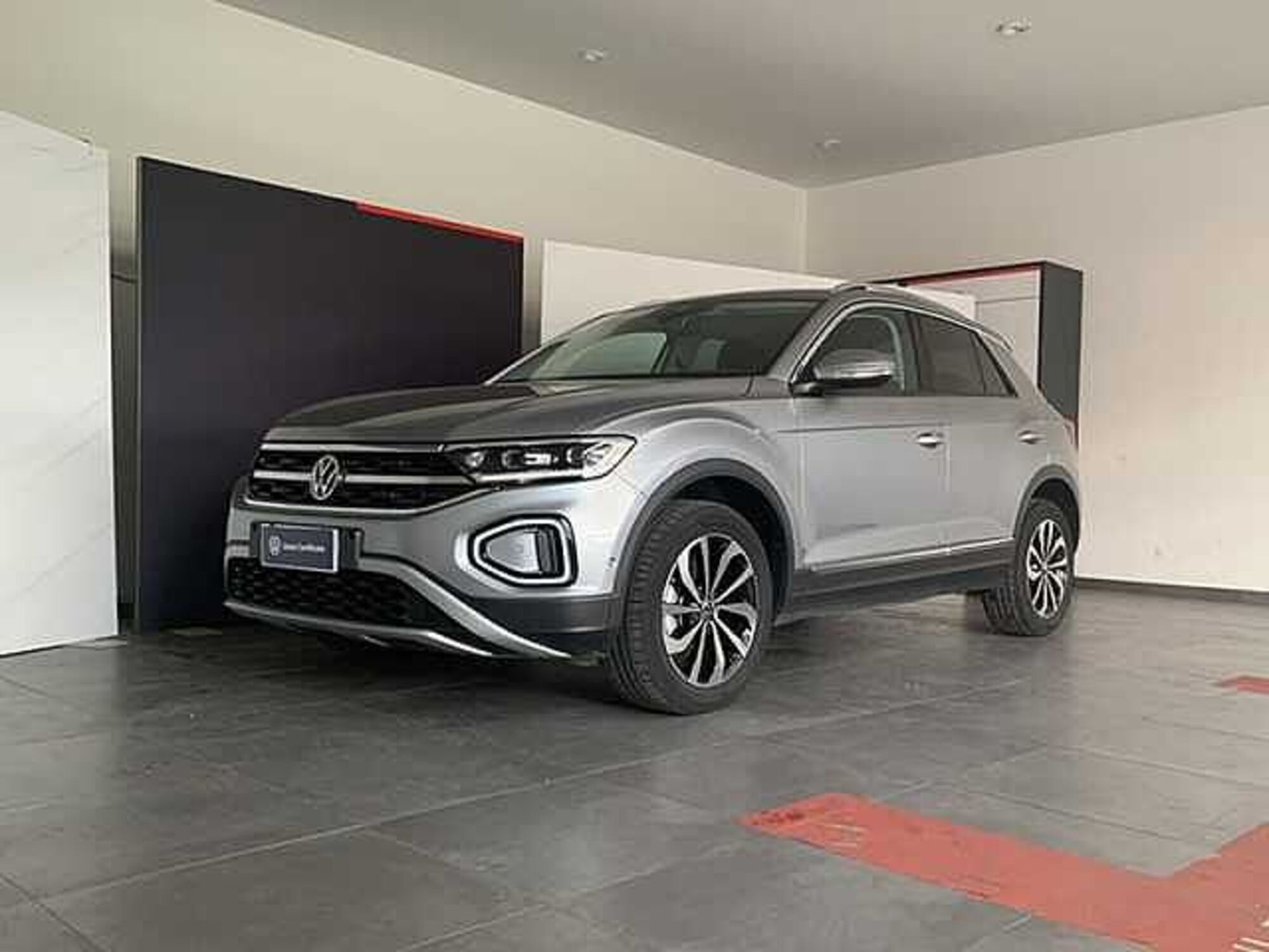 Volkswagen T-Roc 2.0 tdi Style 115cv del 2023 usata a Rende