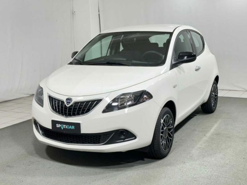 Lancia Ypsilon 1.0 FireFly 5 porte S&S Hybrid Ecochic A. Ferretti nuova a Caspoggio