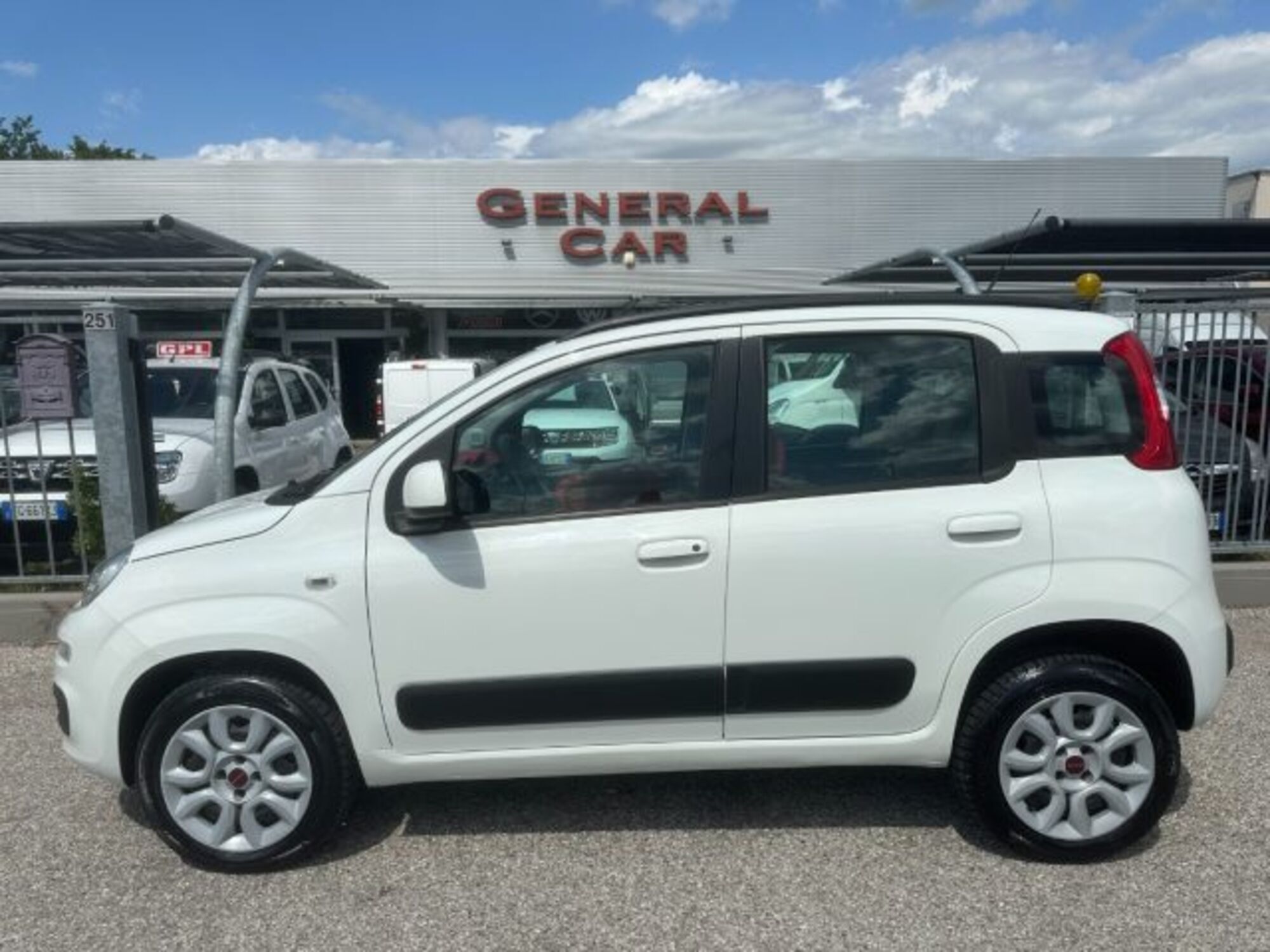 Fiat Panda 0.9 TwinAir Turbo Natural Power Easy  del 2014 usata a Codogno