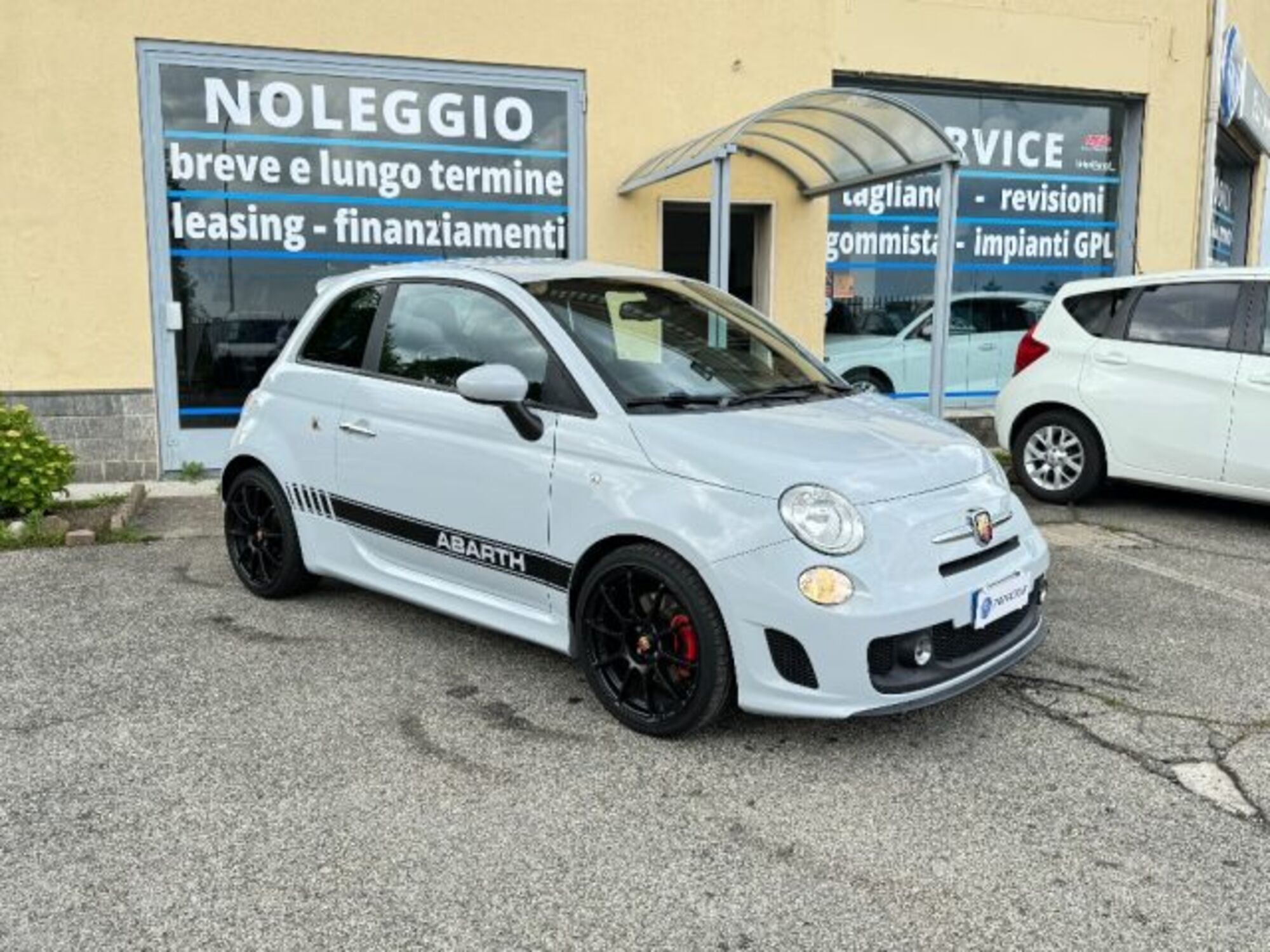 Abarth 500 1.4 Turbo T-Jet MTA Custom  del 2015 usata a Albairate