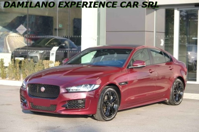 Jaguar XE 2.0 D Turbo 180 CV AWD aut. R-Sport  del 2016 usata a Cuneo