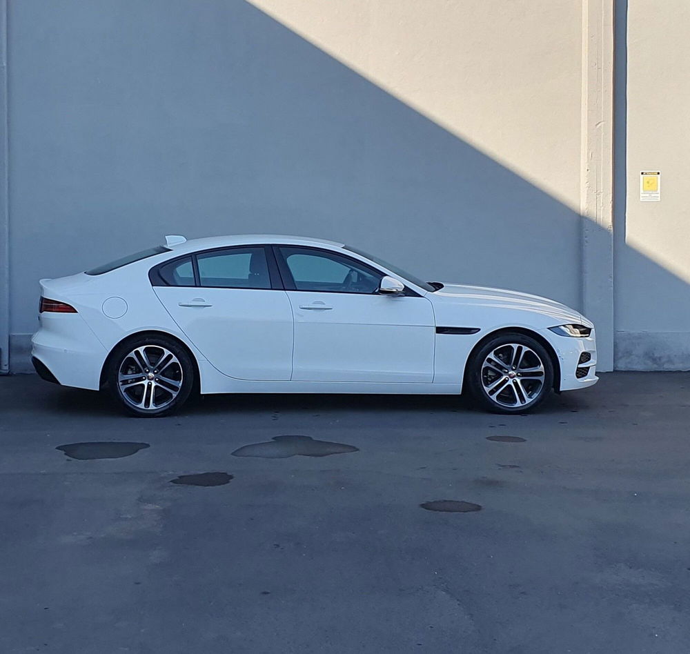 Jaguar XE usata a Catania (6)