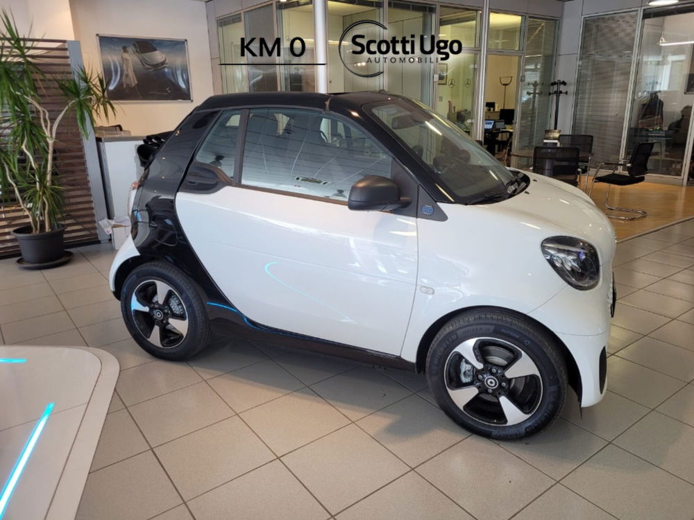 smart Fortwo Cabrio nuova a Siena (4)