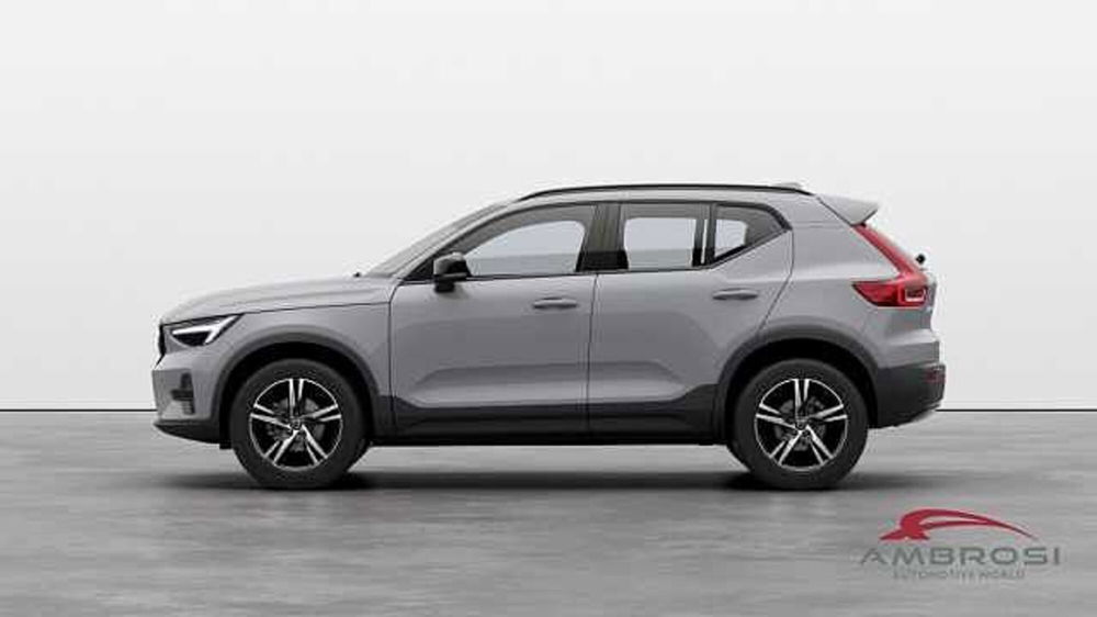 Volvo XC40 nuova a Viterbo (2)