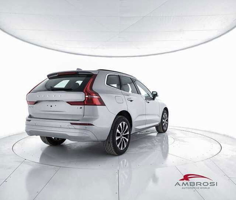 Volvo XC60 nuova a Viterbo (3)