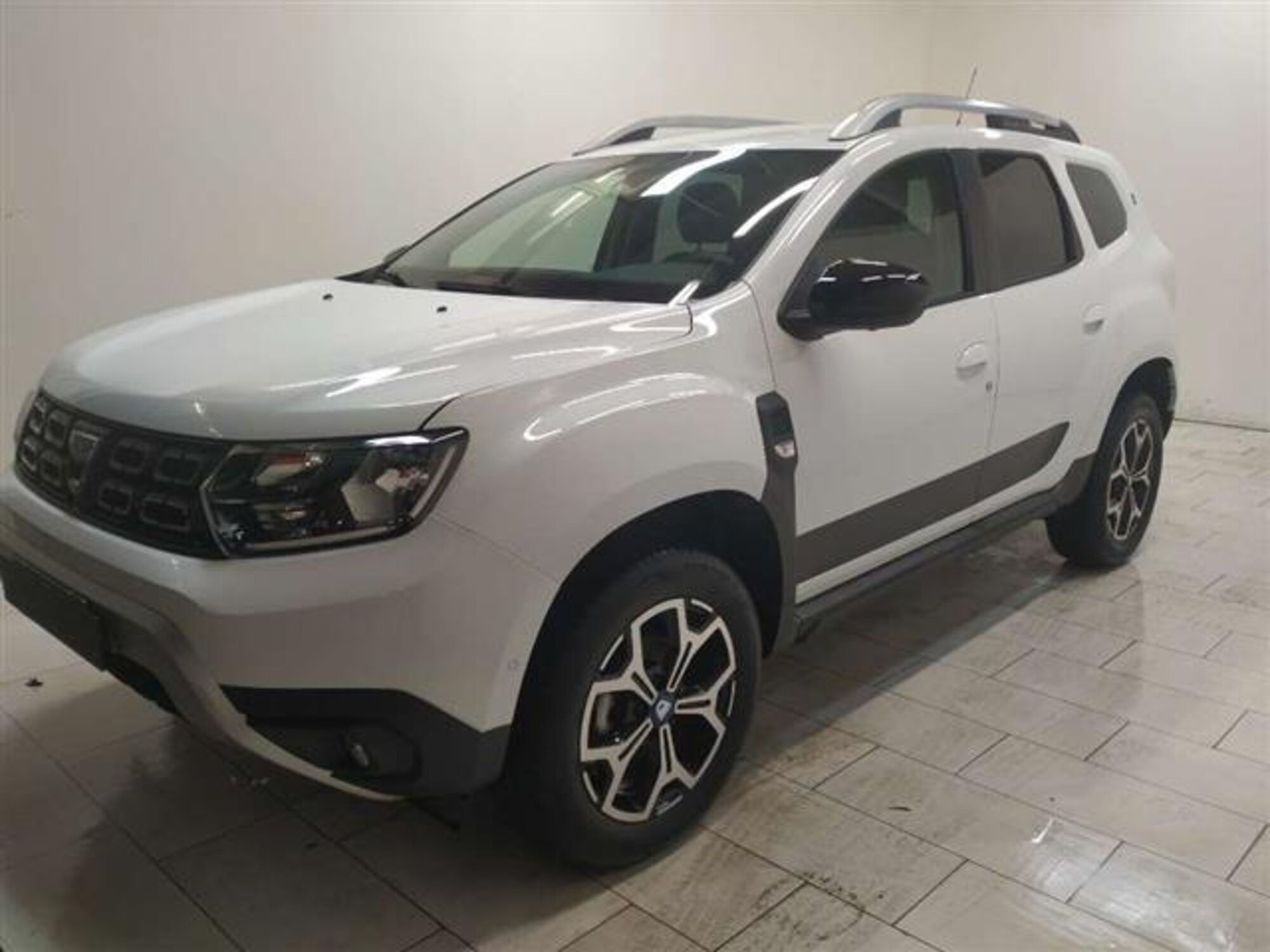 Dacia Duster 1.0 TCe 100 CV ECO-G 4x2 15th Anniversary  del 2020 usata a Cuneo