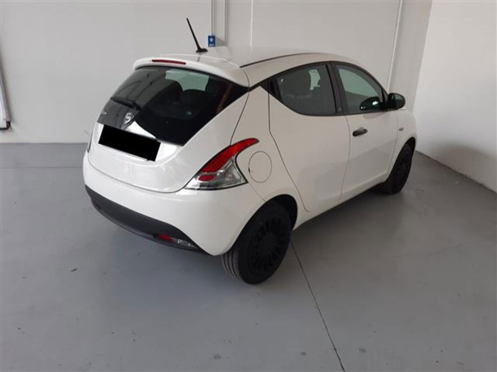 Lancia Ypsilon usata a Asti (4)