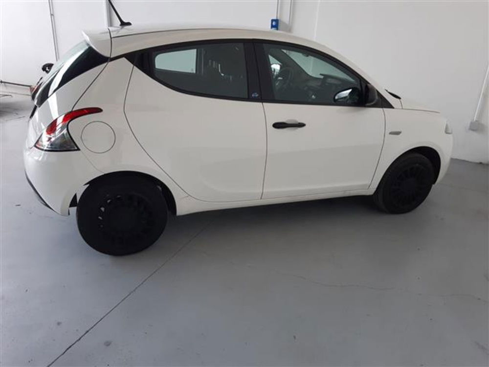 Lancia Ypsilon usata a Asti (5)