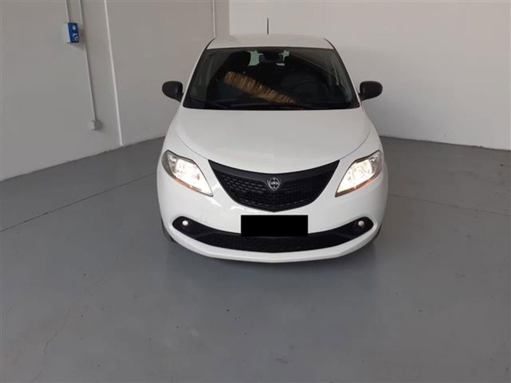 Lancia Ypsilon usata a Asti (6)