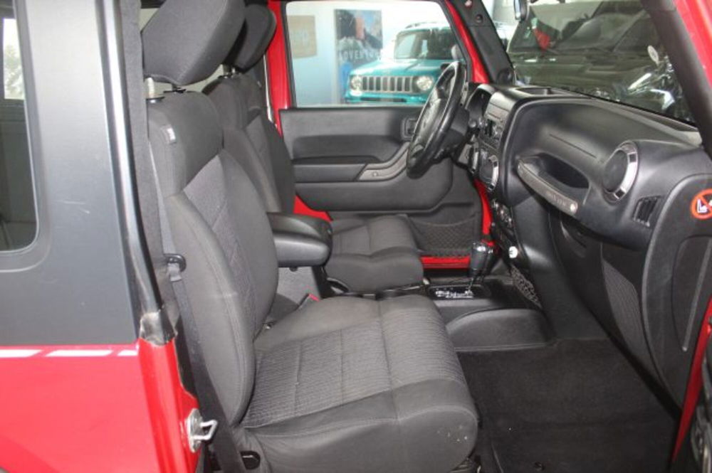 Jeep Wrangler Unlimited usata a Terni (8)