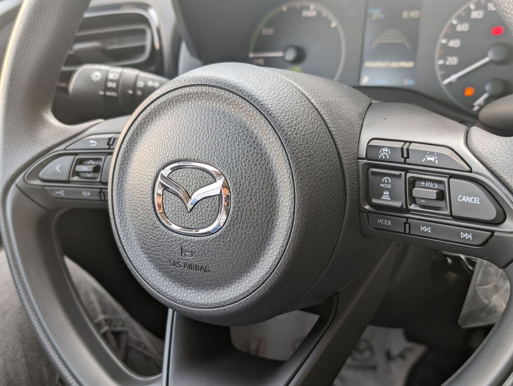 Mazda Mazda2 Hybrid nuova a Napoli (10)