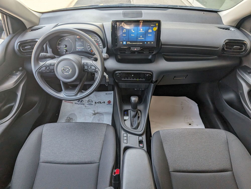 Mazda Mazda2 Hybrid nuova a Napoli (8)