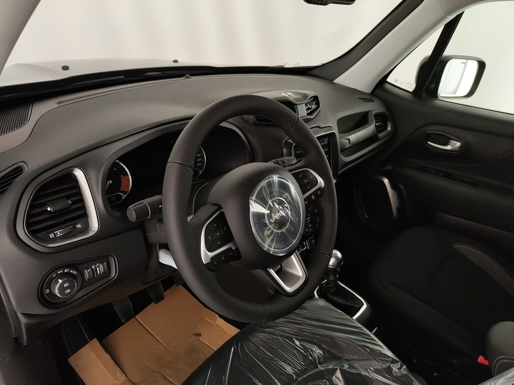 Jeep Renegade nuova a Caserta (18)