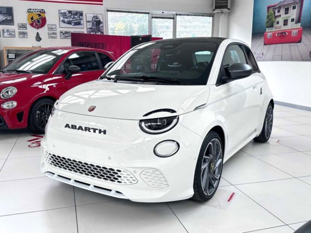 Abarth 500e Cabrio nuova a Sondrio