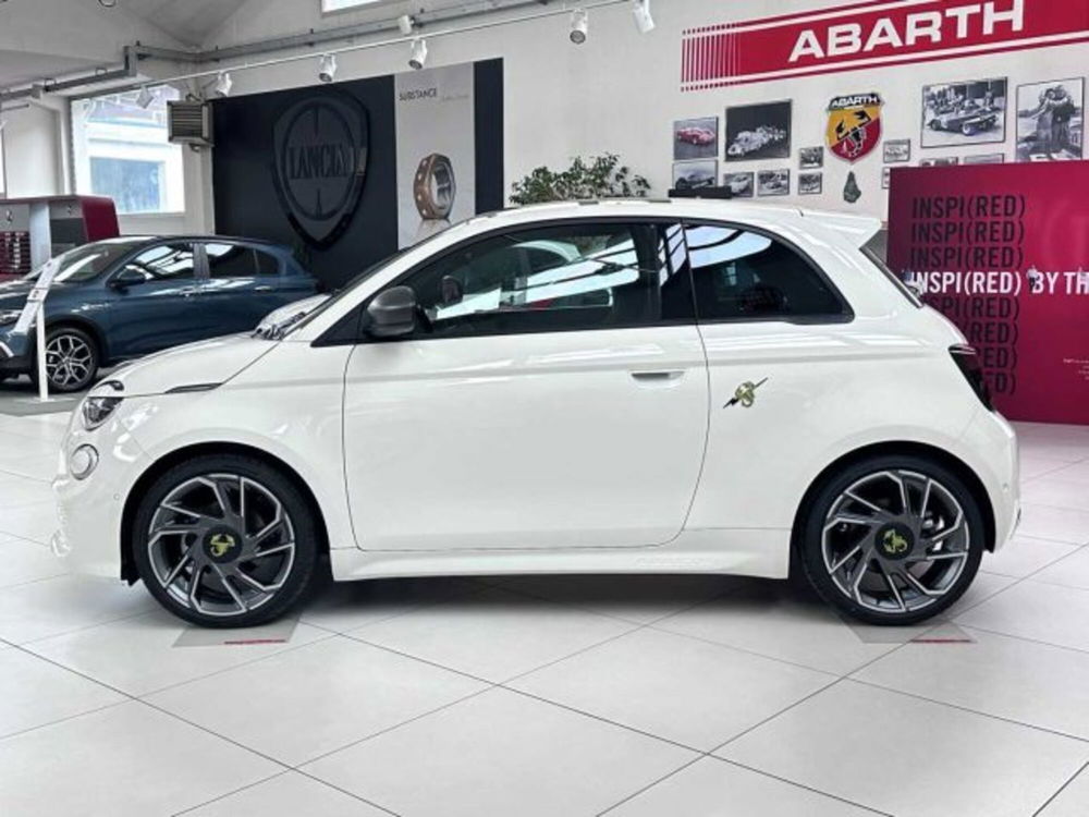 Abarth 500e Cabrio nuova a Sondrio (2)